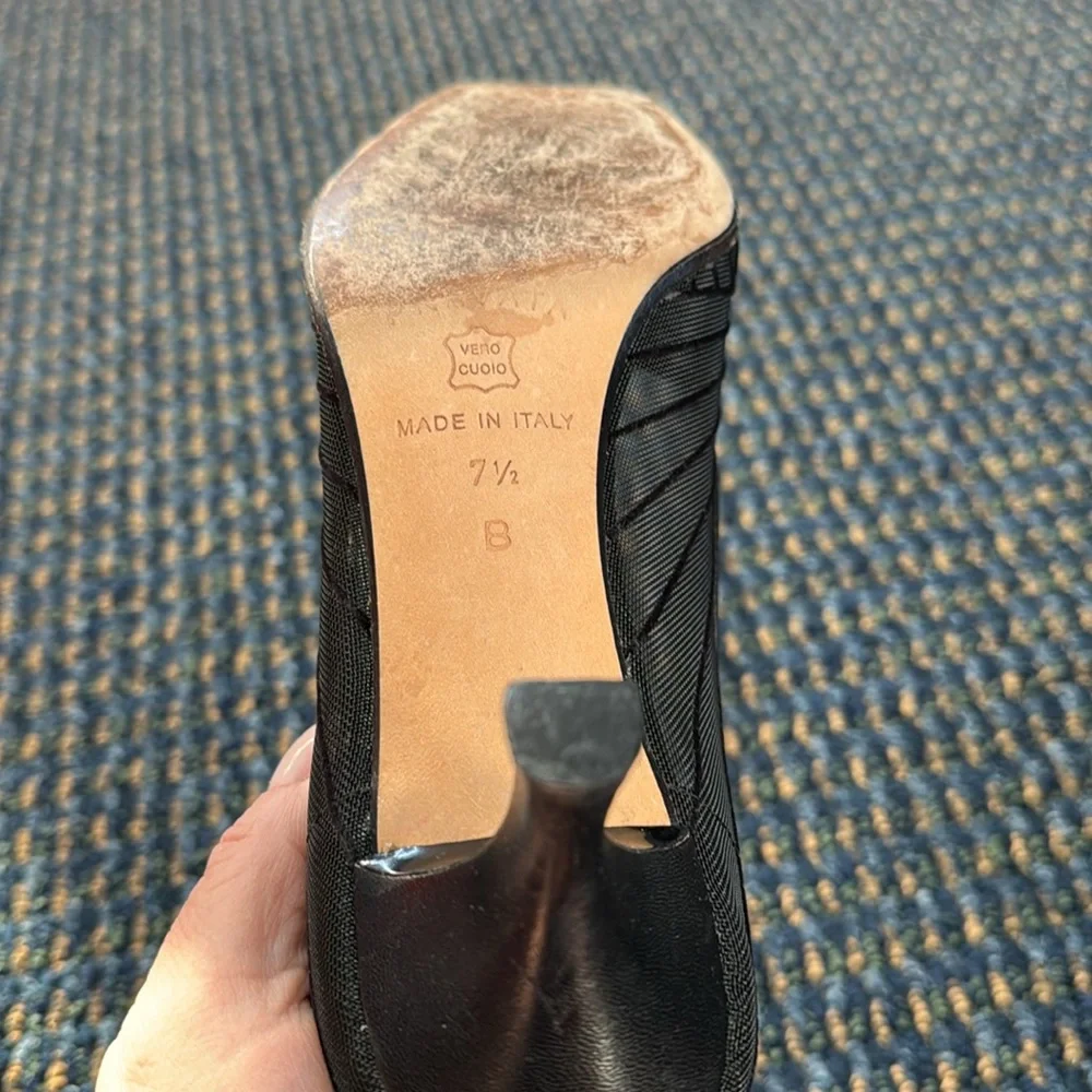 Prevata velvet and mesh 2 inch heels in black. VGUC. Size 7.5